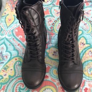 Women’s brown boot